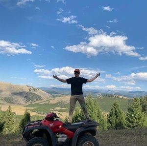 Meet your Posher, Clayton